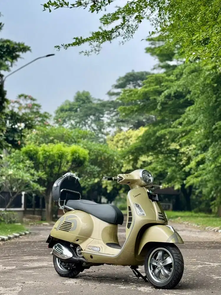 Vespa GTS 300 75Th Anniversary