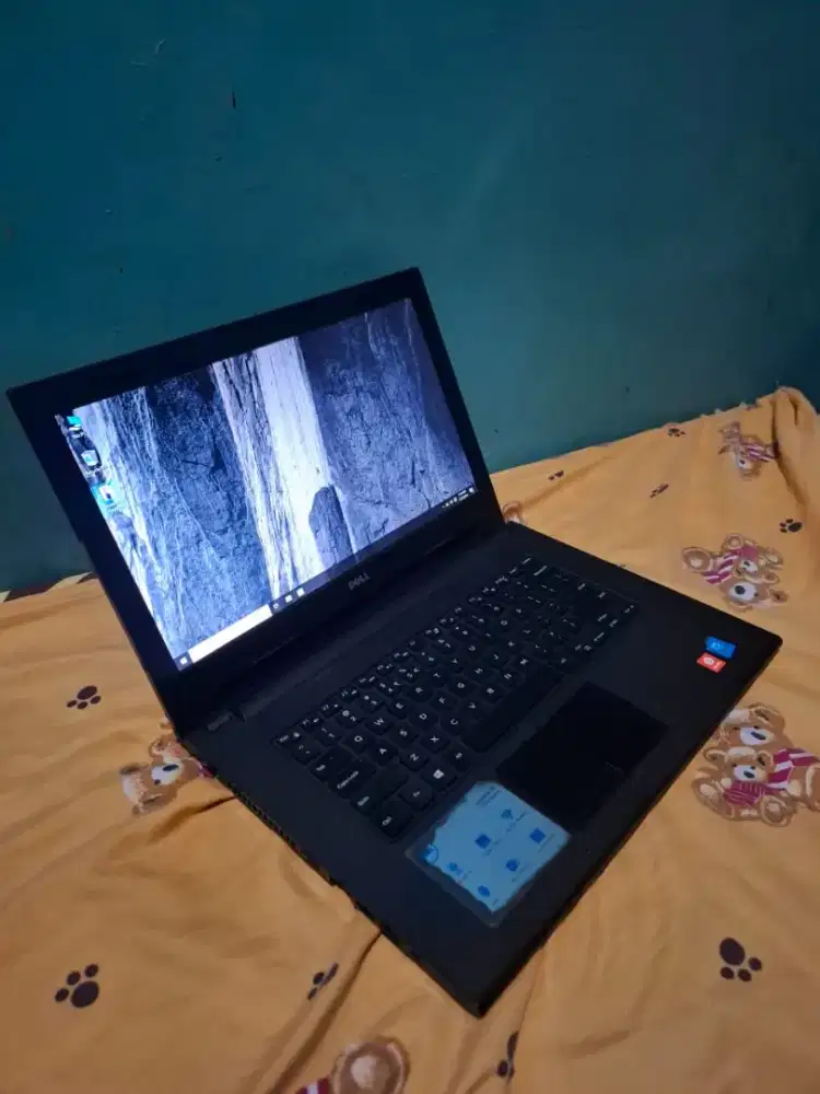 Dell Inspiron 3442 

Spesifikasi:
• Intel Core i3-4005U Gen 4