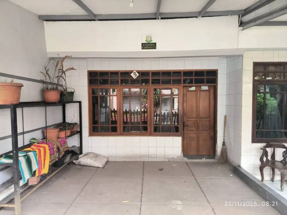 DIJUAL RUMAH STRATEGIS – COCOK UNTUK HUNIAN PRIBADI ATAU KOS-KOSAN