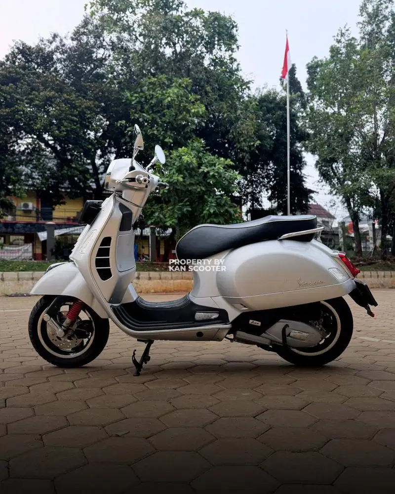 JUAL MURAH VESPA GTS 150 iGET ABS 4V FACELIFT 2021 MULUS