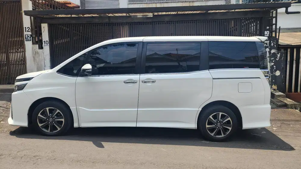 Toyota Voxy 2017 Bensin