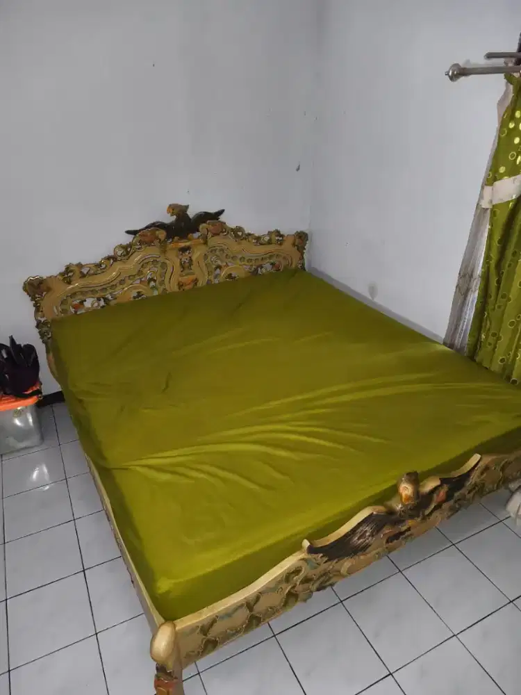 Dijual lemari dan tempat tidur