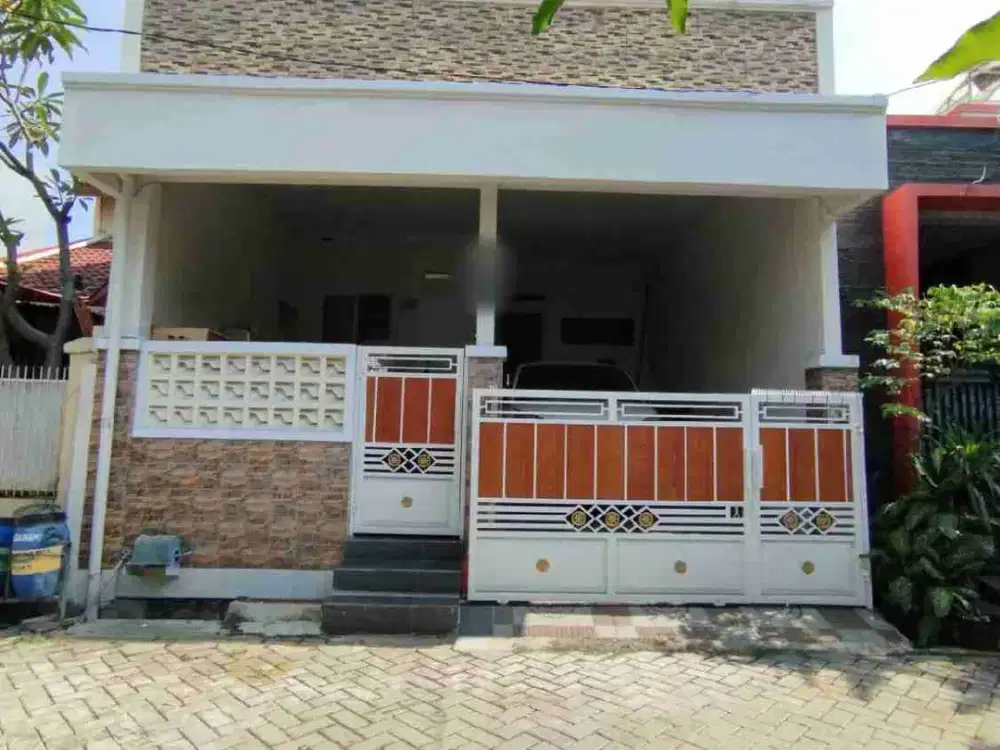 DIJUAL CEPAT RUMAH 2 LT SHM 4 KAMAR LUAS 180M TAMAN ROYAL 3 CIPONDOH