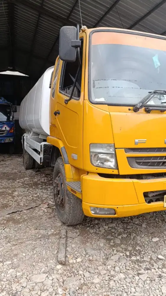 Mitsubishi fuso Fm62 engkel tangki 16 ton truk Ban 6 thn 2021