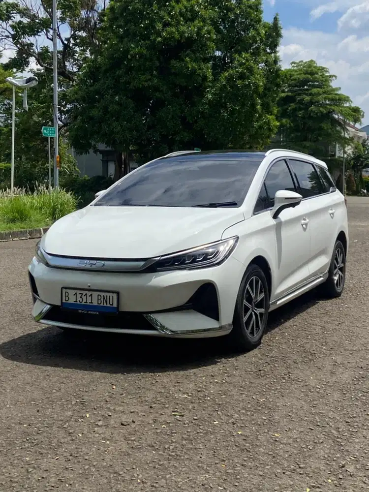 Byd M6 Superior 7s EV At 2024