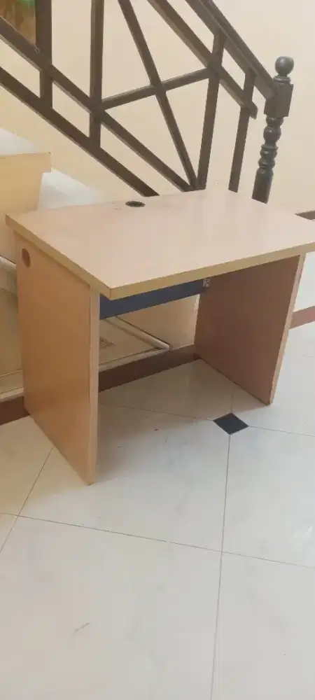 Meja Kerja / Belajar