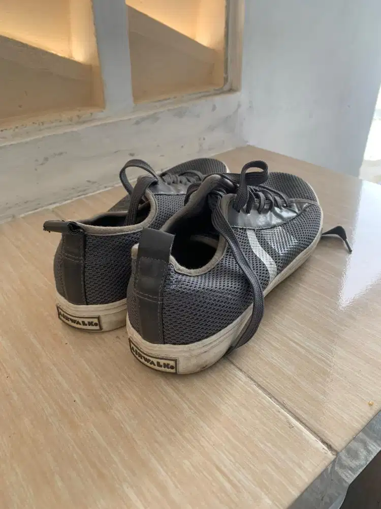 Sepatu airwalk beks
