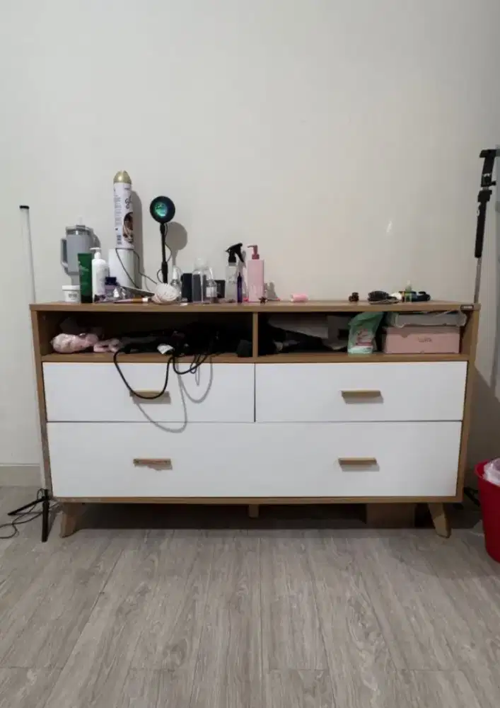 BUFFET INFORMA. Lemari meja