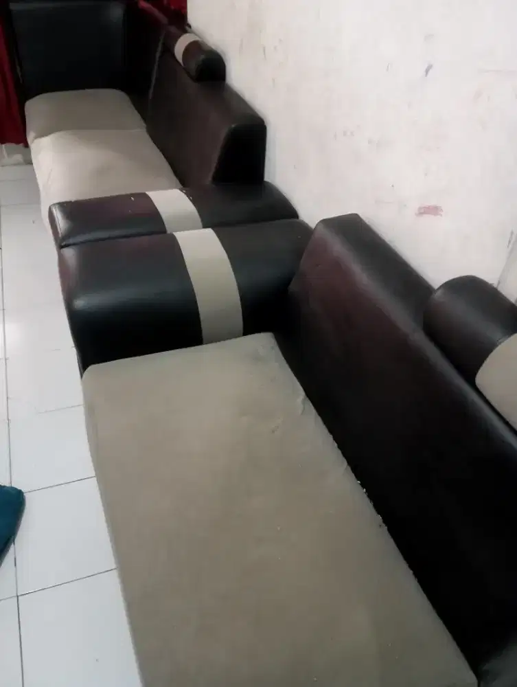 Sofa bekas pakai