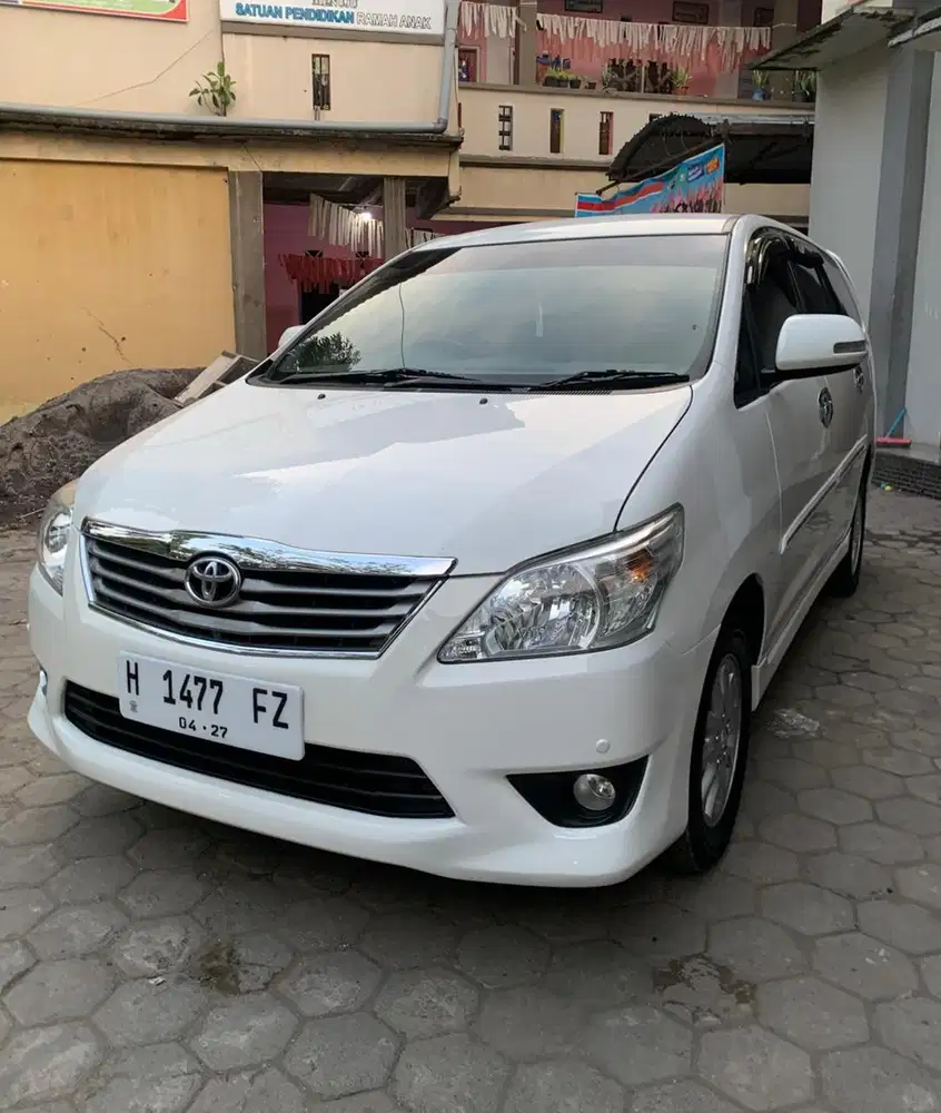Toyota Kijang Innova 2012 Bensin