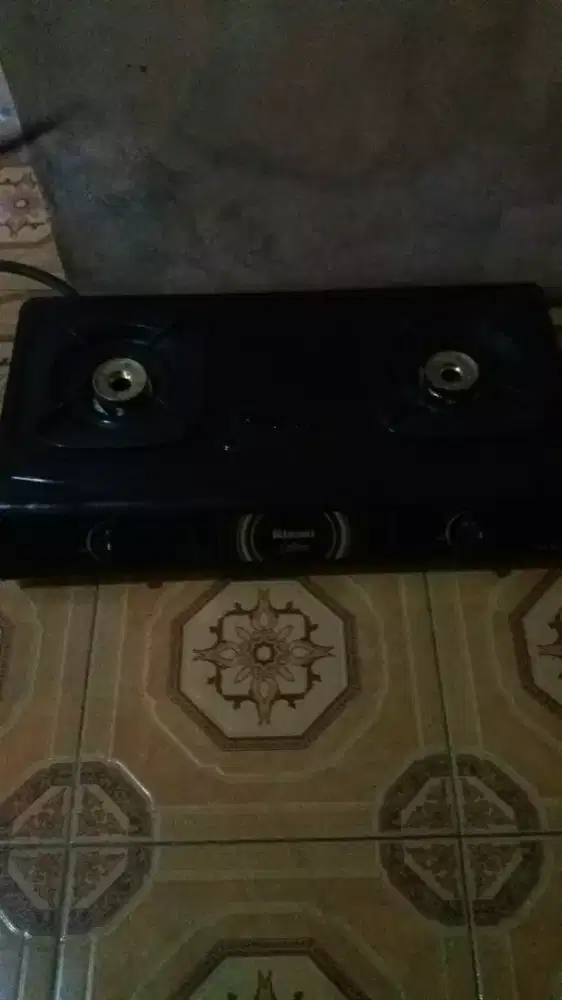 Jual kompor 2 tungku rinnai sepaket ama tabung gas