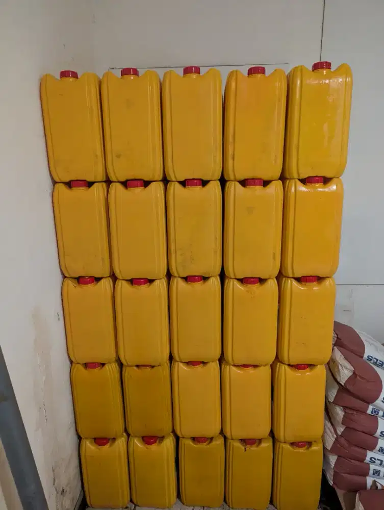 Jerigen 25 liter bekas minyak