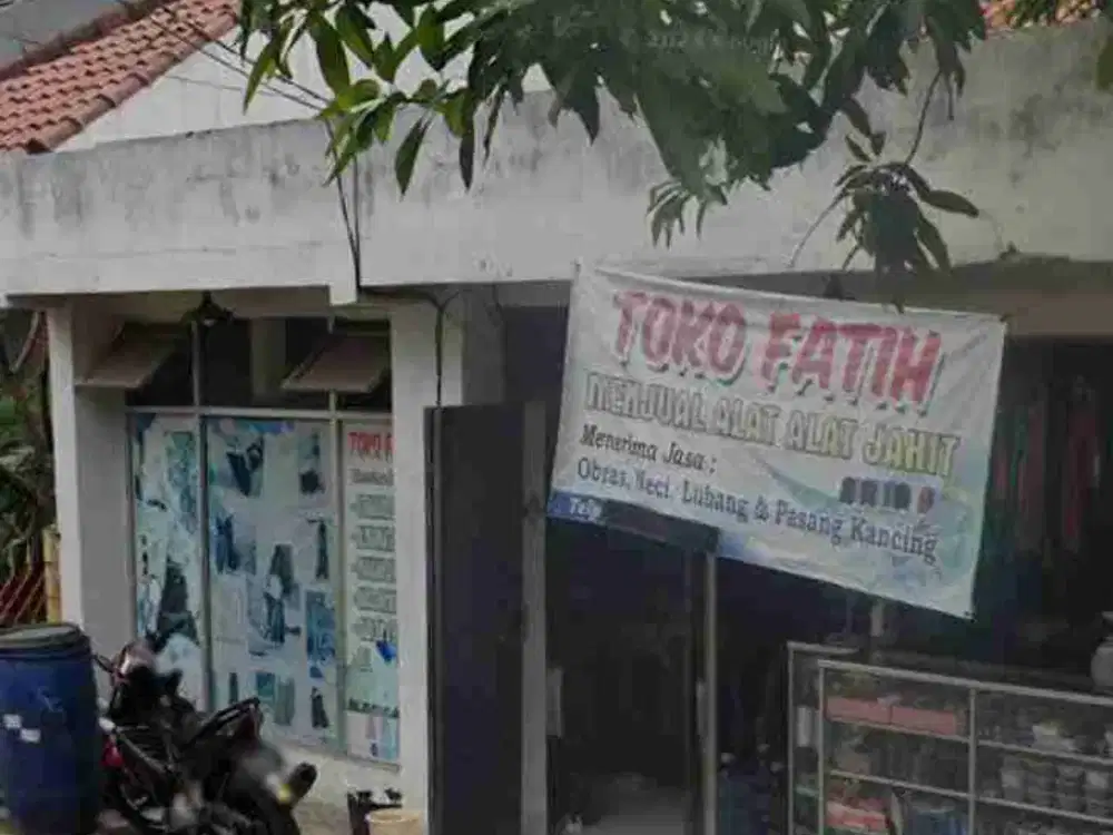 Strategis, lingkungan perumahan aman dan nyaman, akses mudah ke jalan utama, sekolah, pasar, dan masjid.