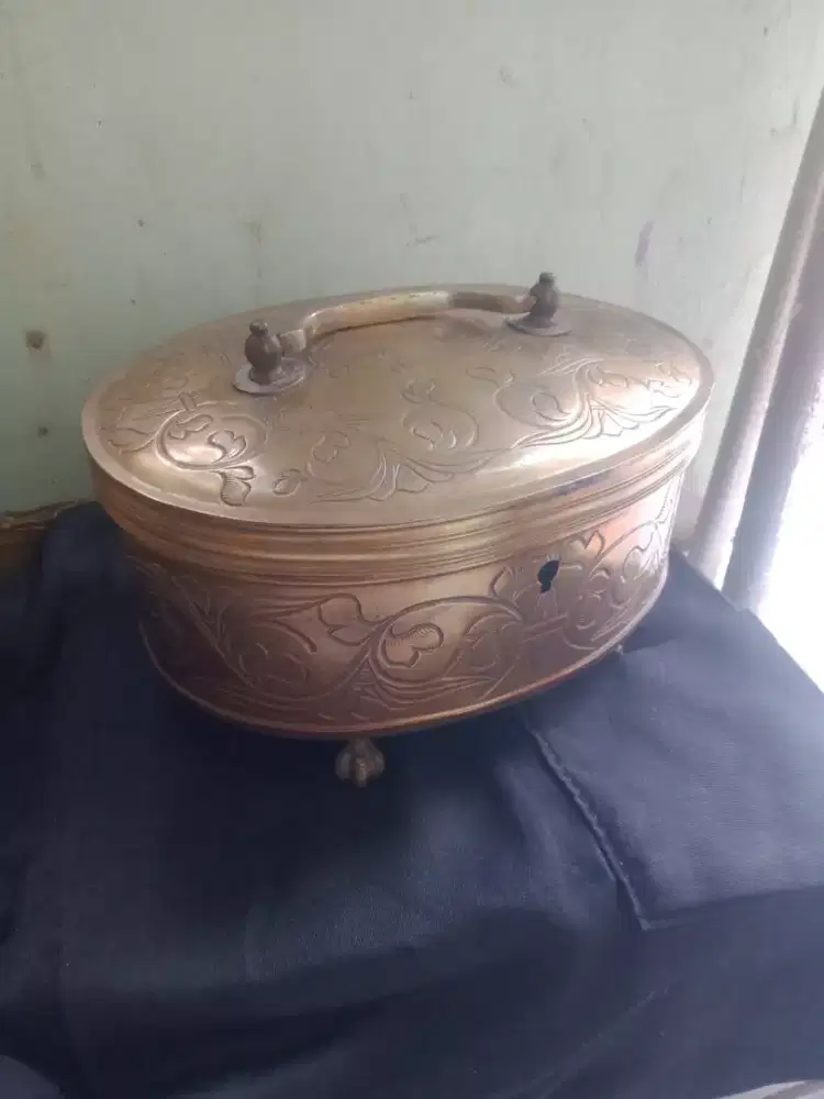 Vintage tepak sirih kuno dan antik