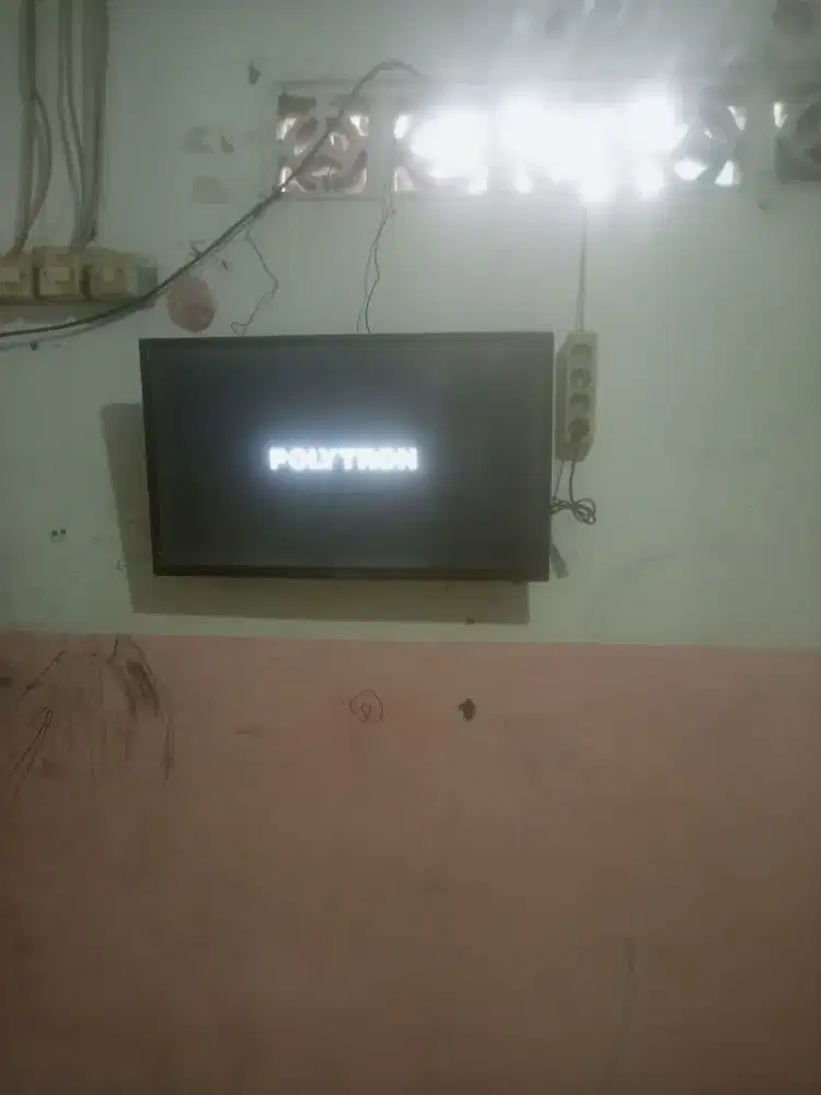 Jual tv Polytron 32in smart tv