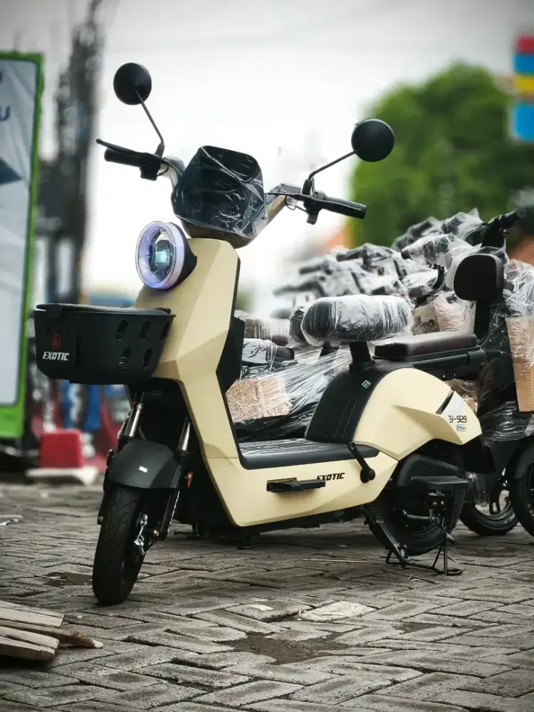 SEPEDA LISTRIK EXOTIC EV 929 READY WARNA LENGKAP