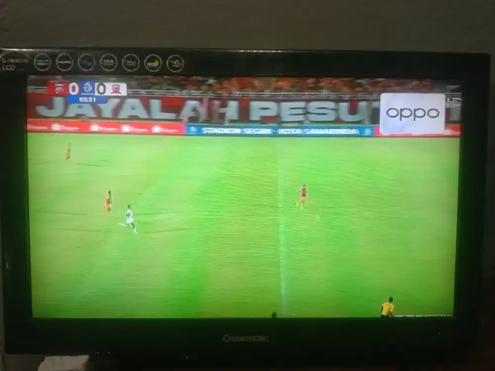 Tv LCd 32 merk Changhong + STB