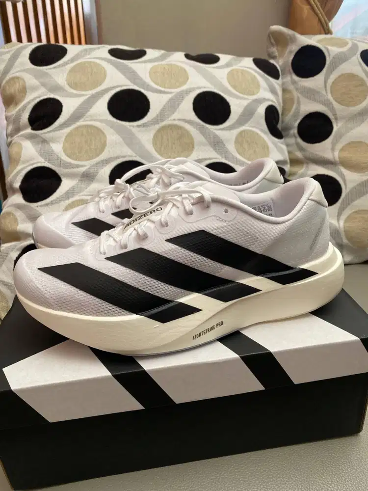 Adidas Adizero EVO SL White Black, Ukuran 42 (Bukan Second, alias Baru