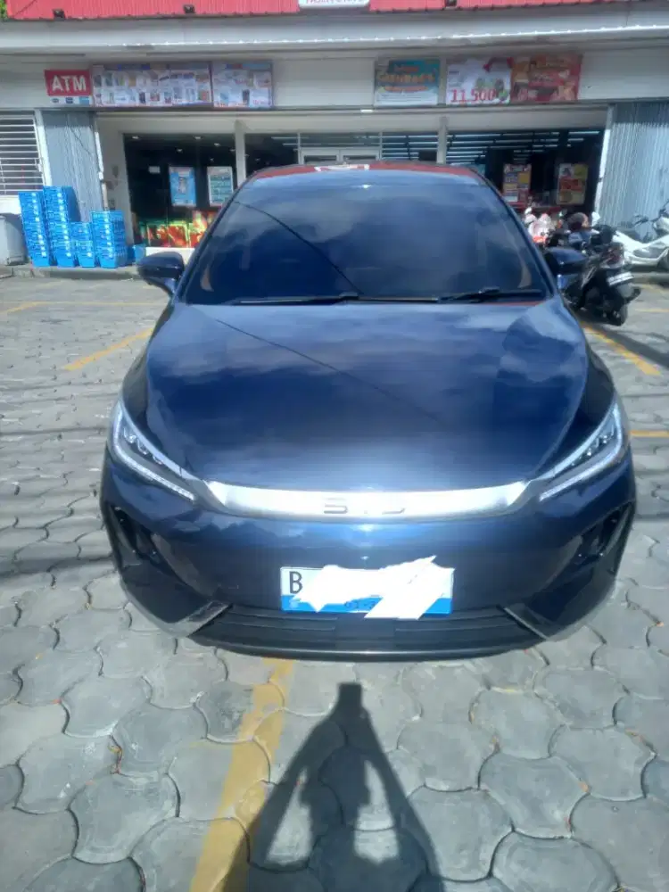 Di jual mobil BYD M6