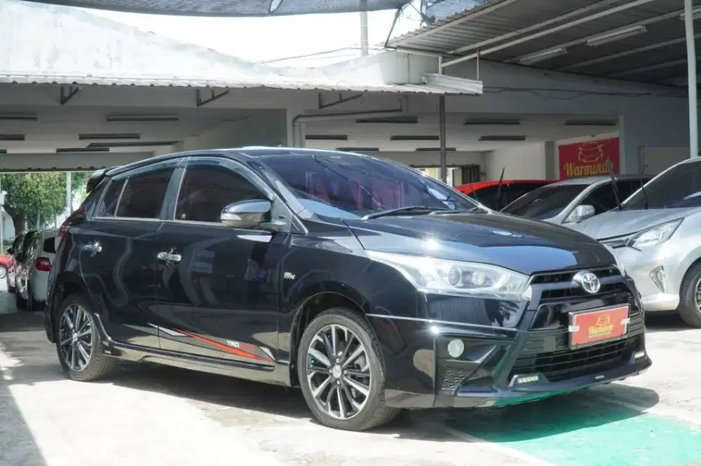 Toyota Yaris S TRD matic AT tahun 2017 hitam DP minim 15 juta