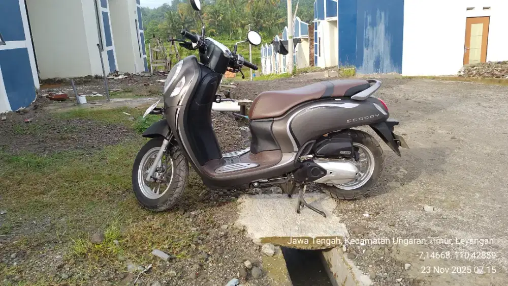 Scoopy tipe tertinggi istimewa