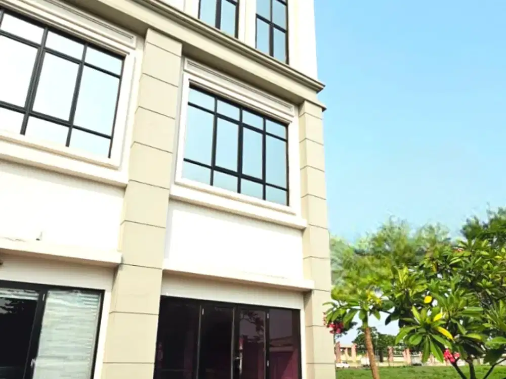 Ruko 3 gandeng hadap jalan raya 15x10 150m Medan Satria Bekasi