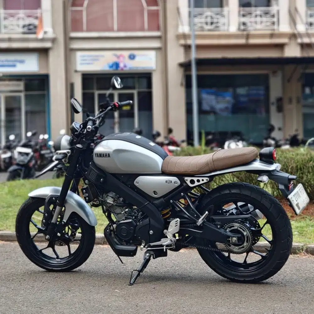YAMAHA XSR 155 SILVER 2023 KM 5K PAJAK PANJANG LIKE NEW