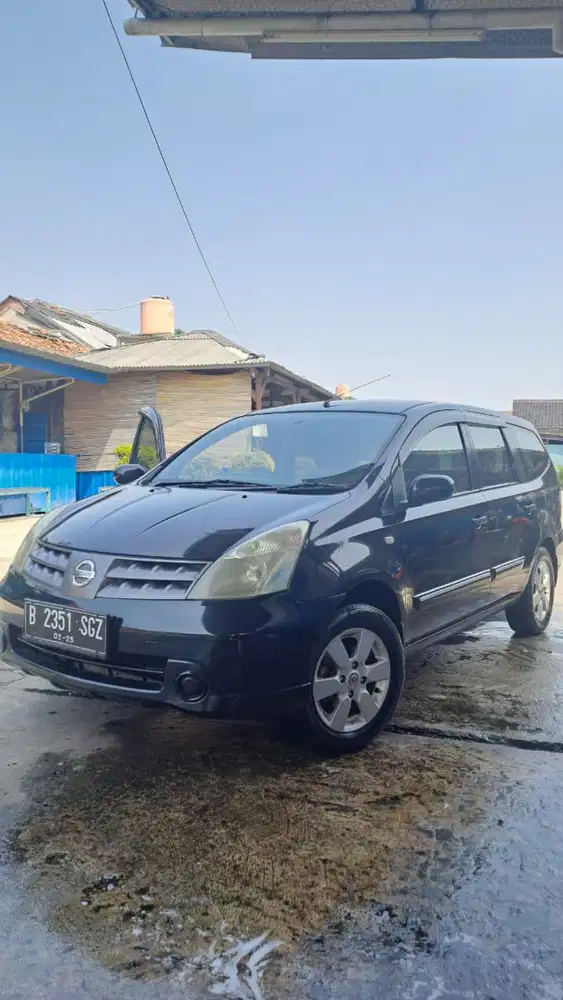 Nissan Grand livina 2010 Bensin