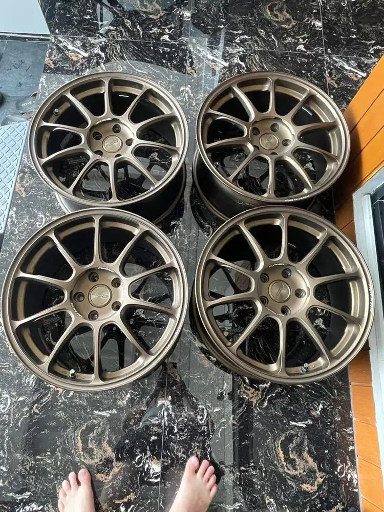 Velg Volk Rays ZE40 Original Japan Ring 18 Include Dop Original