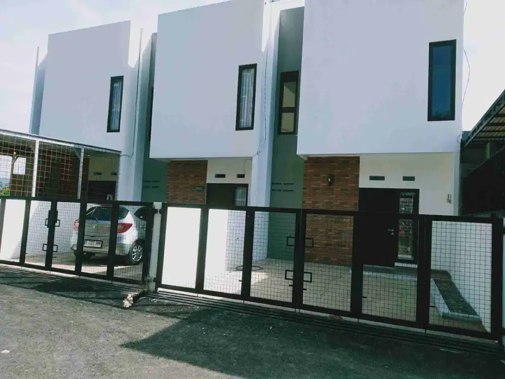 rumah cantik murah DP 10 %  strategis dekat pusat kota di Cisaranten Antapani