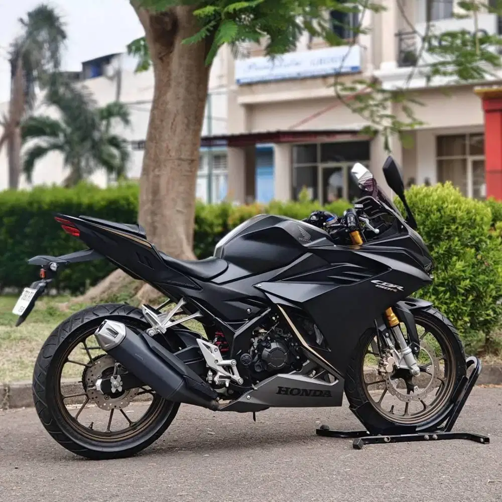 MULUS BANGET! HONDA NEW CBR 150R HITAM 2023 KM 7K PAJAK PANJANG GASPOL