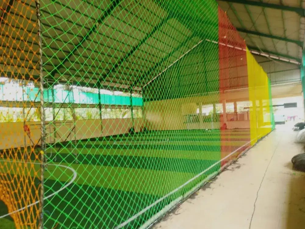 Lapangan futsal dan golf