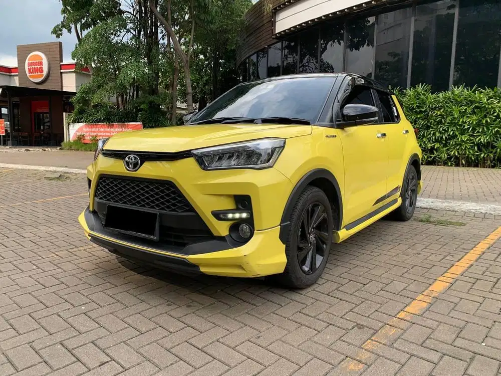 DP 20jt // RAIZE GR TSS AT MATIC 2022 KUNING TWO TONE