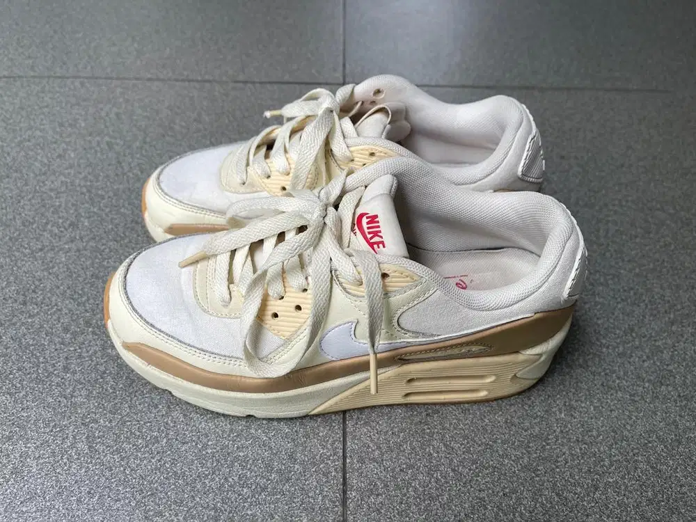 Nike Air Max 90 LV8 Size 38,5