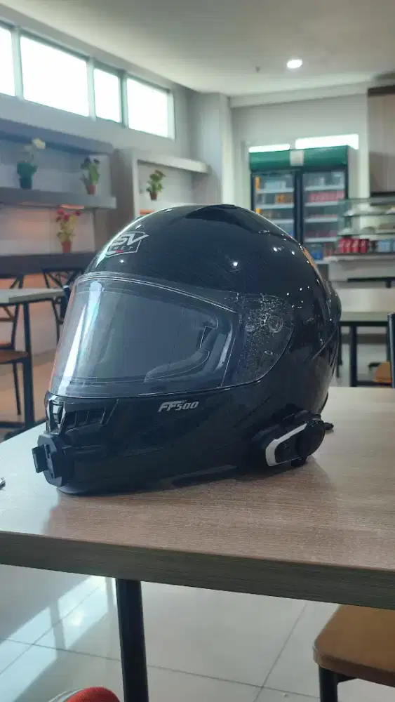 Helm RSV FF500 carbon ukuran M, include intercom IT R8