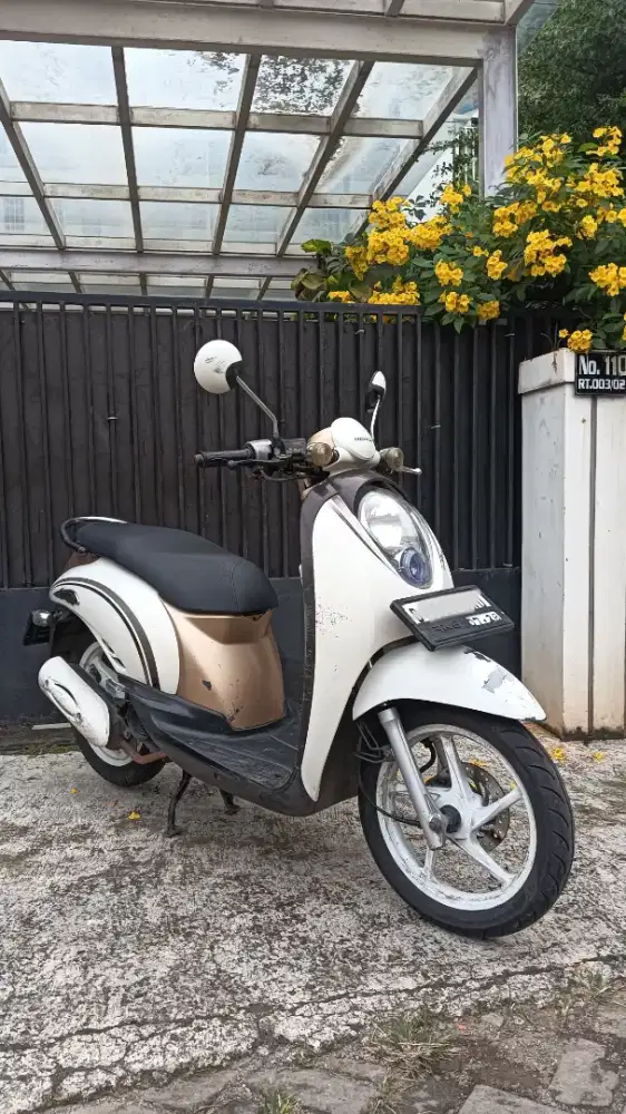 Scoopy 2012 B Jakarta Barat