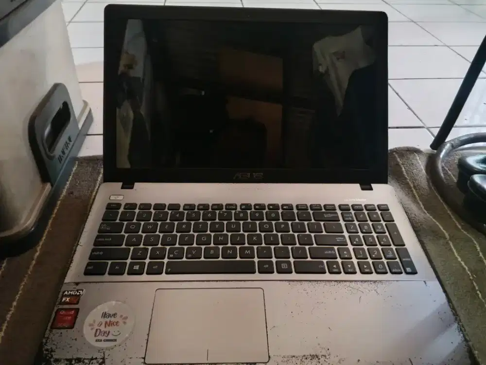 LAPTOP ASUS X550Z MATOT