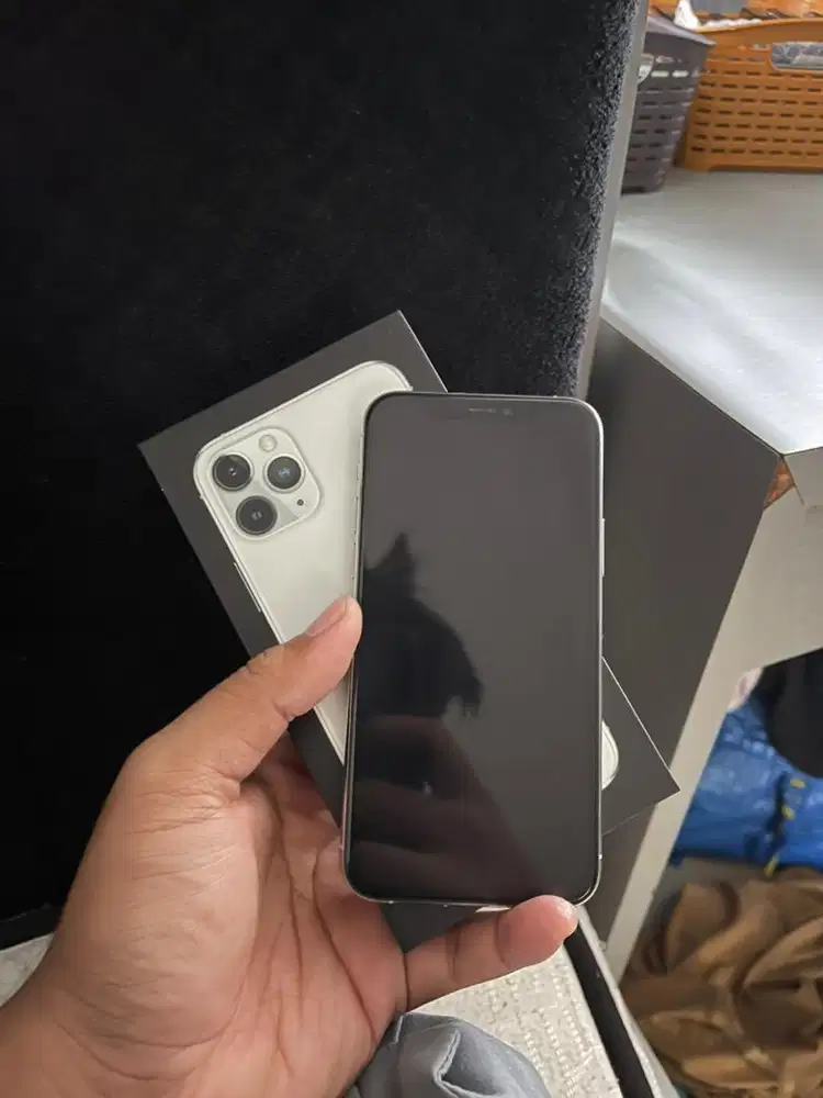 11 PRO 64GB SILVER