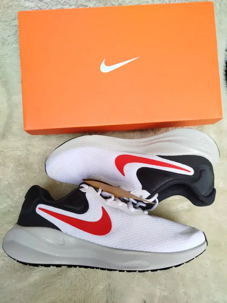 Jual sepatu nike running pria revolution 7 no 40.5 BARU ORIGINAL