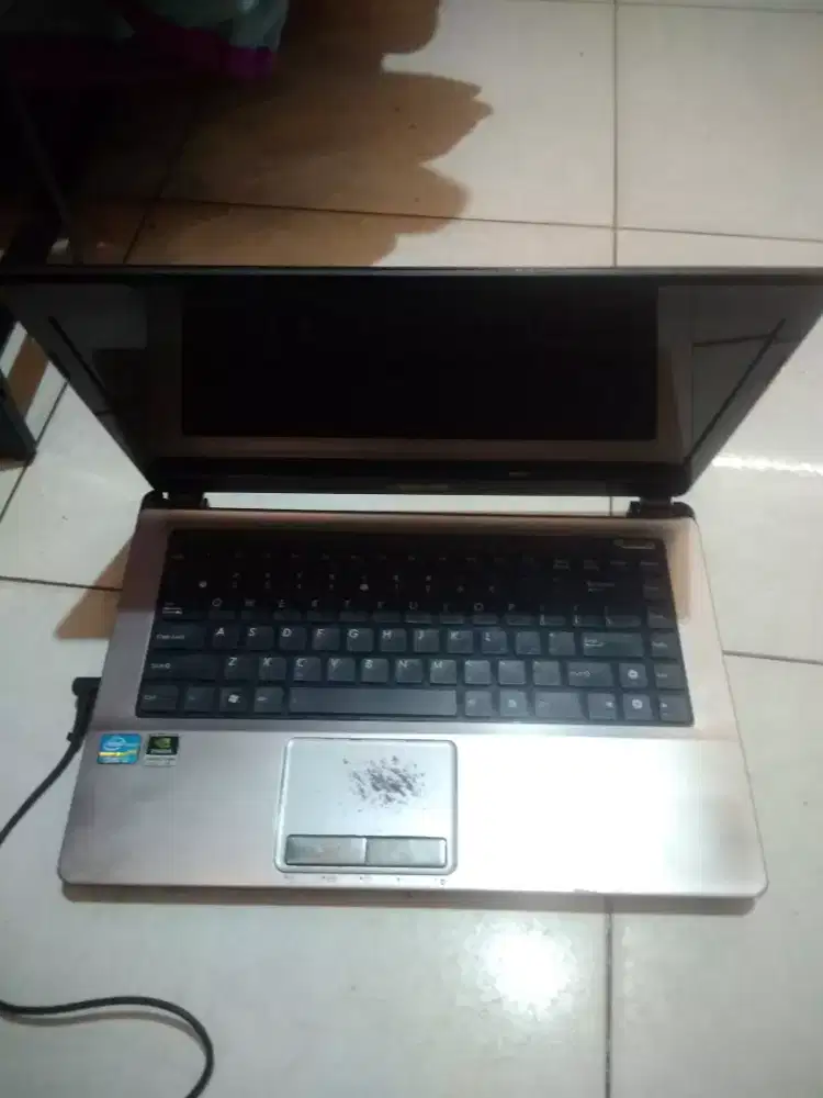 Asus A43S 4gb murah apa adanya