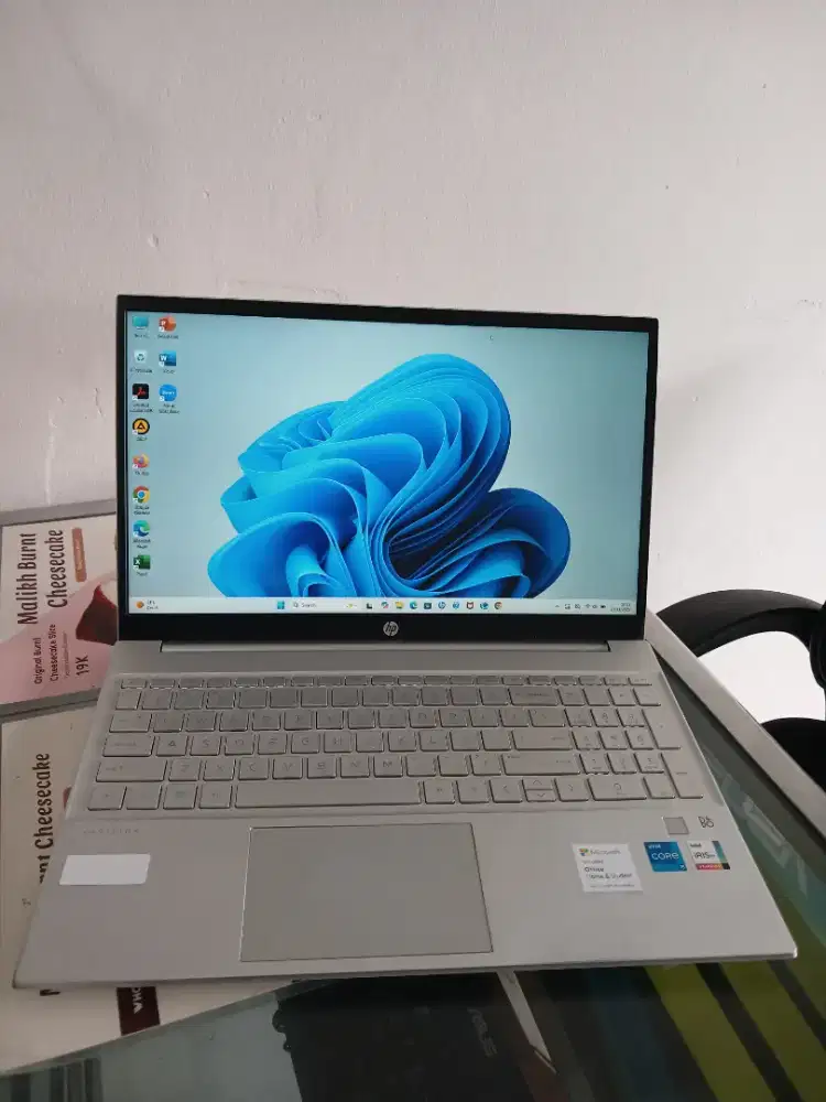 Laptop HP Pavilion Intel Core I5-1155G7 Ram 16 Ssd 512 Iris XeGraphics