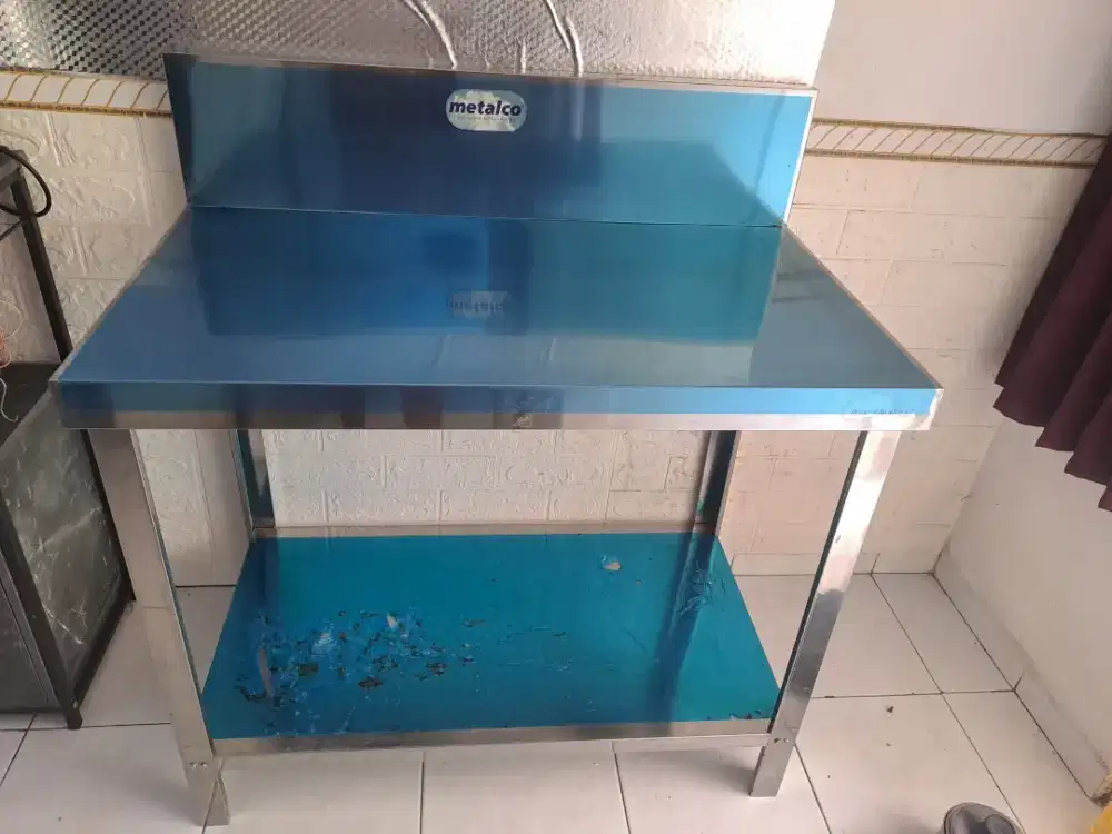 Meja serbaguna multifungsi