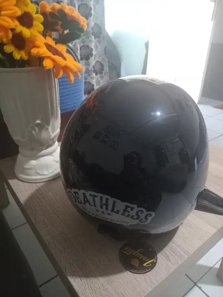 Carglos Hitam Ukuran L glossy