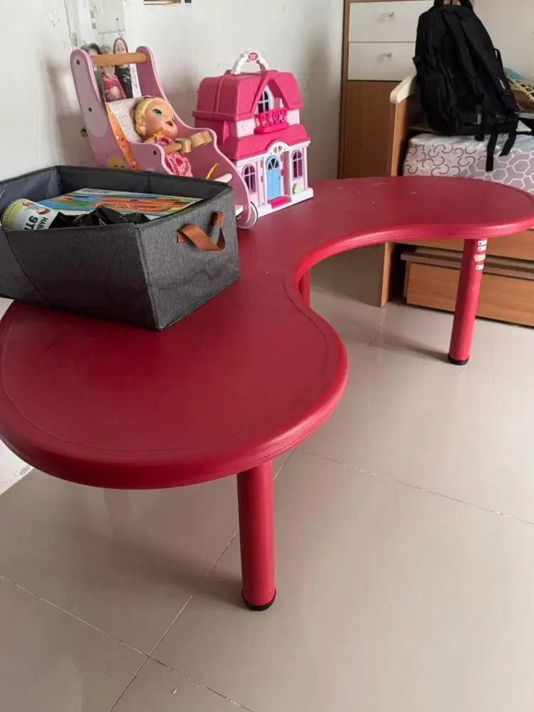 Meja anak merk Informa