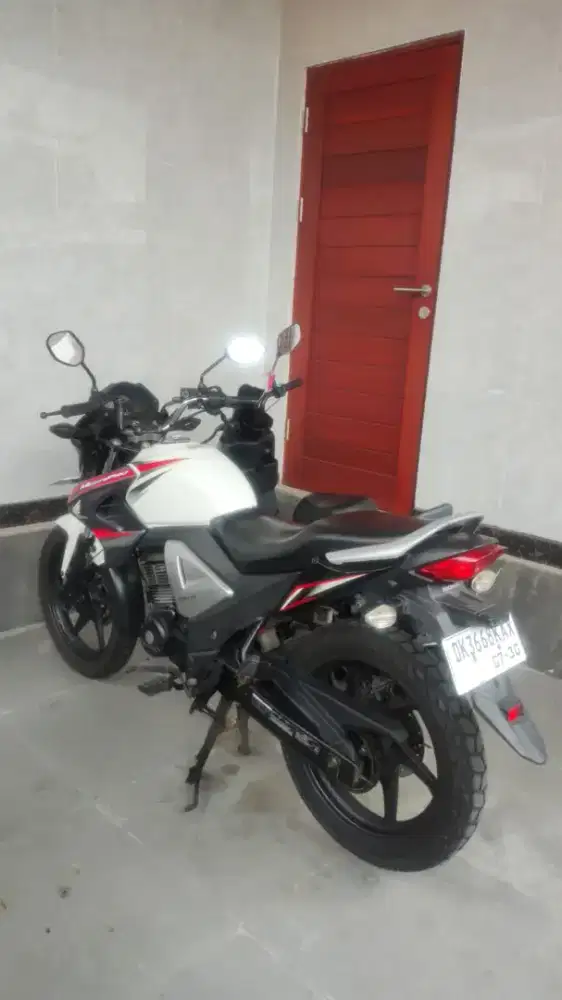 Megapro warna putih tahun 2014