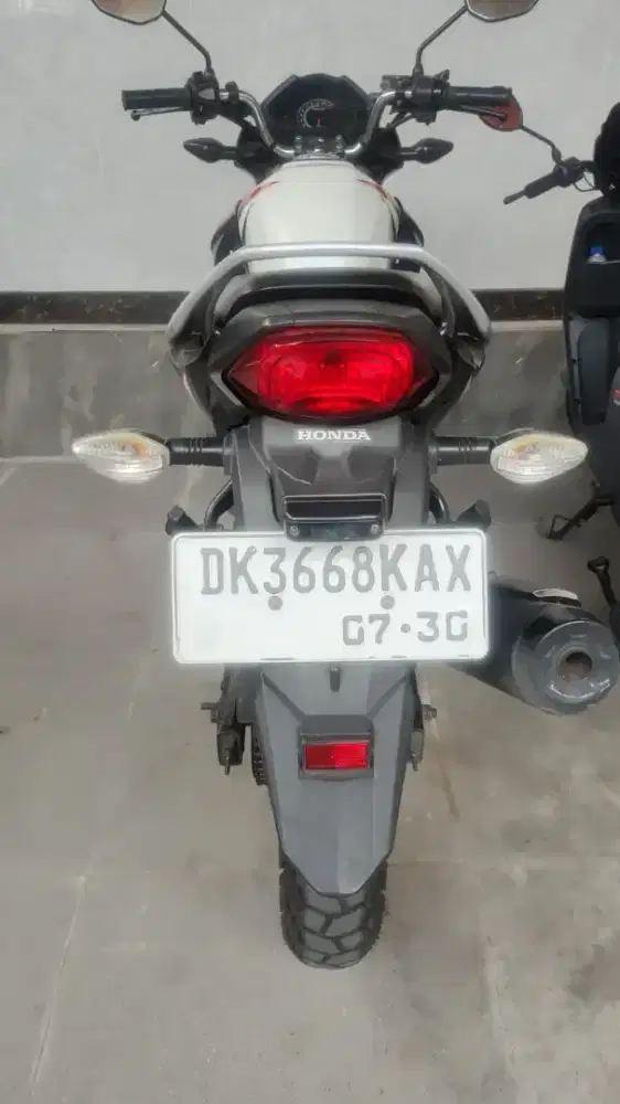 Megapro warna putih tahun 2014