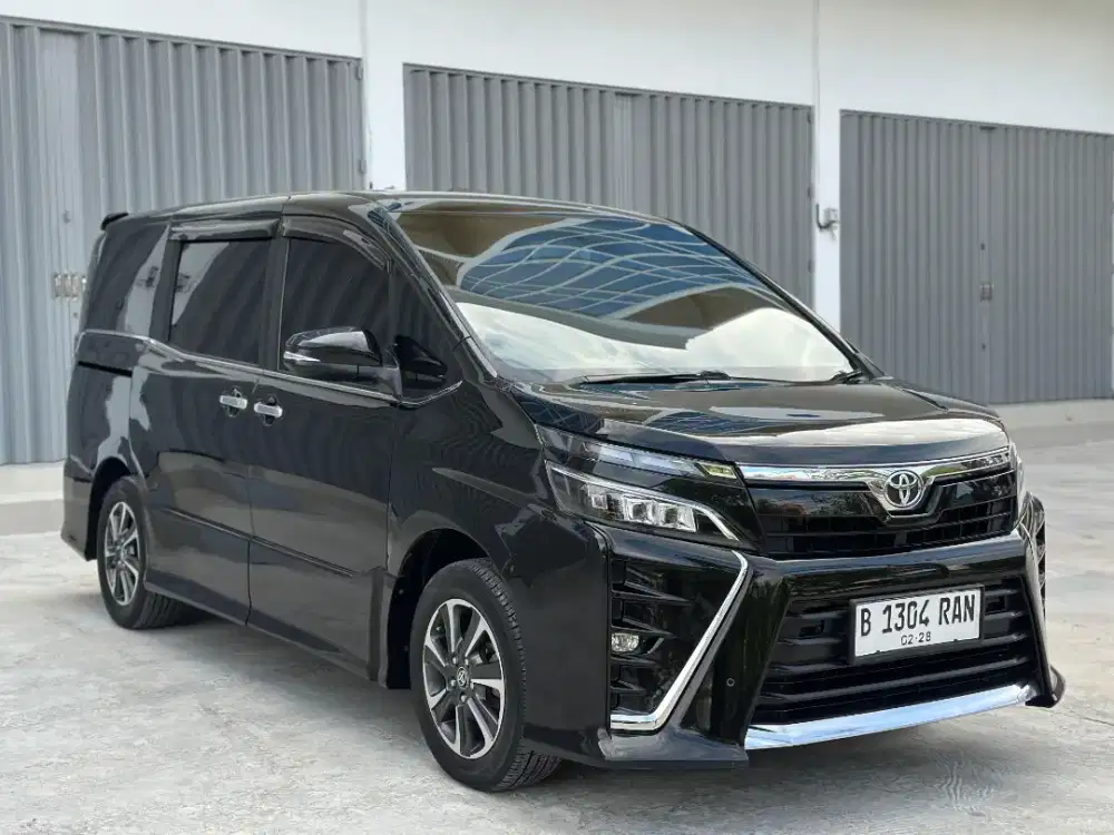 Toyota Voxy CBU 2020