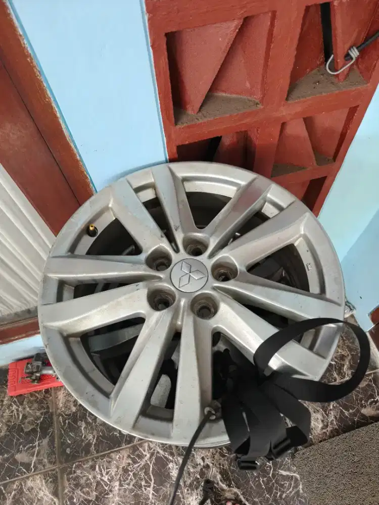 Velg Outlander R17 Bekas di Innova