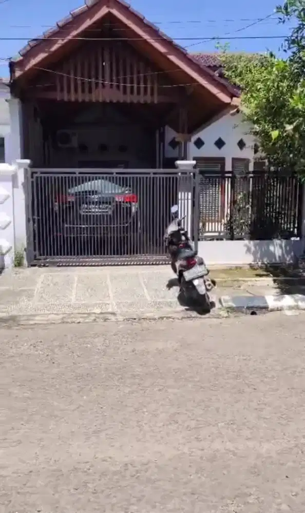 Rumah dijual perumahan bumi anggrek