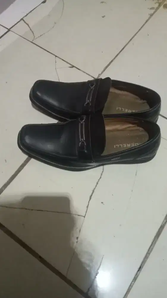 Sepatu kulit merk morreelli ori